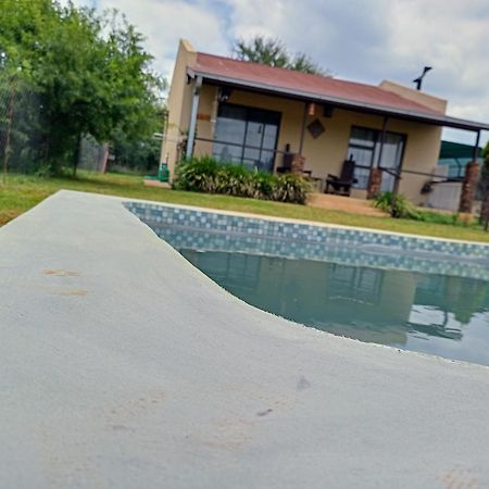 Votadini Country Cottages Магалисбург Екстериор снимка
