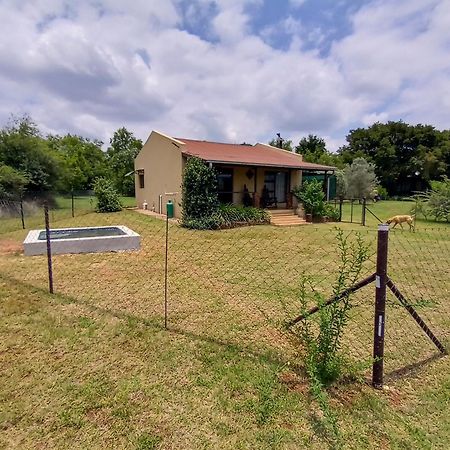 Votadini Country Cottages Магалисбург Стая снимка